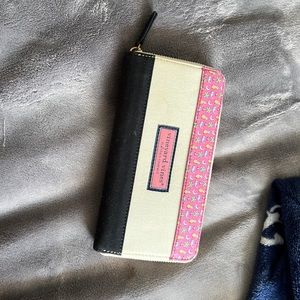 Vineyard Vines Wallet used twice